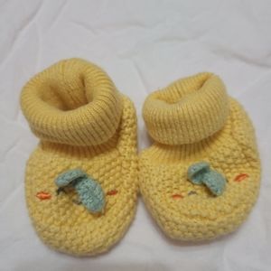 Carters 3 pc Newborn baby crochet booties